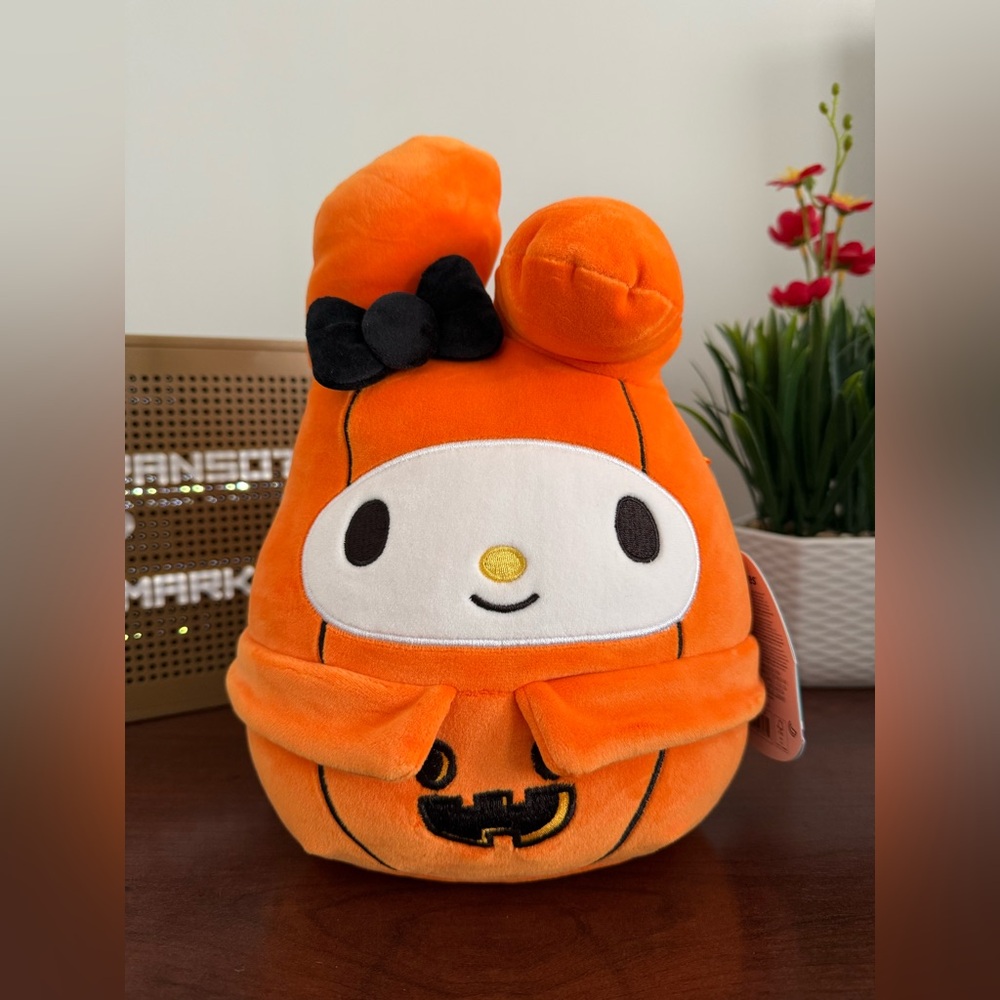 New Squishmallows My Melody Pumpkin Little Plush
